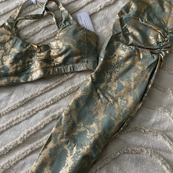 Workout set’s ! - Picture 2 of 4